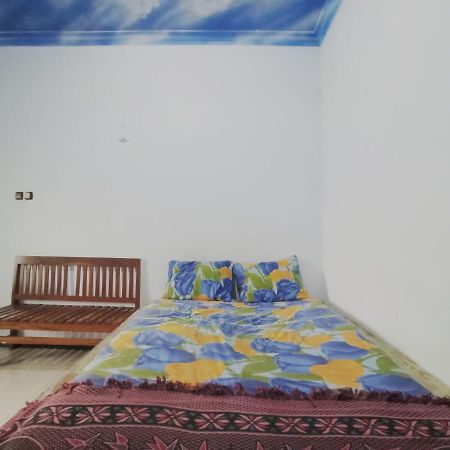 Oyo 90093 Dw Hotel Malang Dış mekan fotoğraf