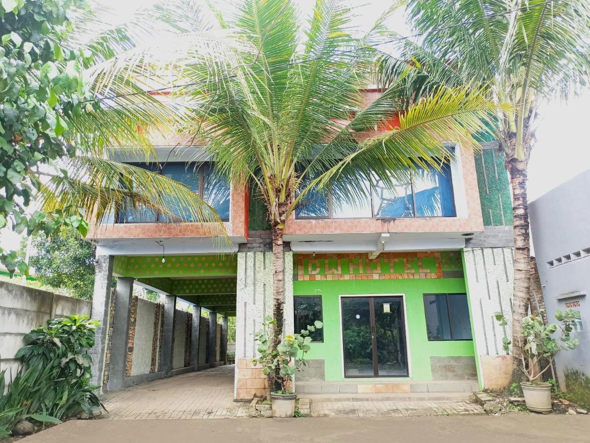 Oyo 90093 Dw Hotel Malang Dış mekan fotoğraf