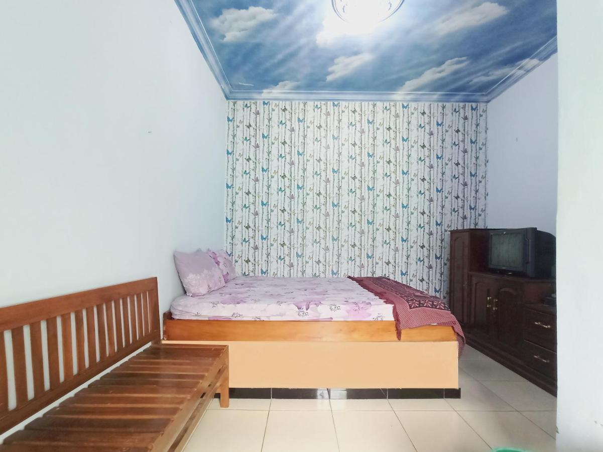 Oyo 90093 Dw Hotel Malang Dış mekan fotoğraf